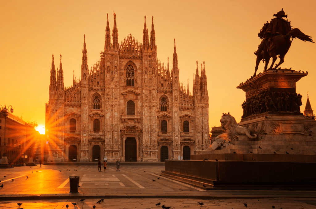 Duomo di Milano al tramonto